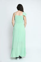 ميكا فستان طويل شيفون كريب بحمالات رفيعة وكشكشة بالطول