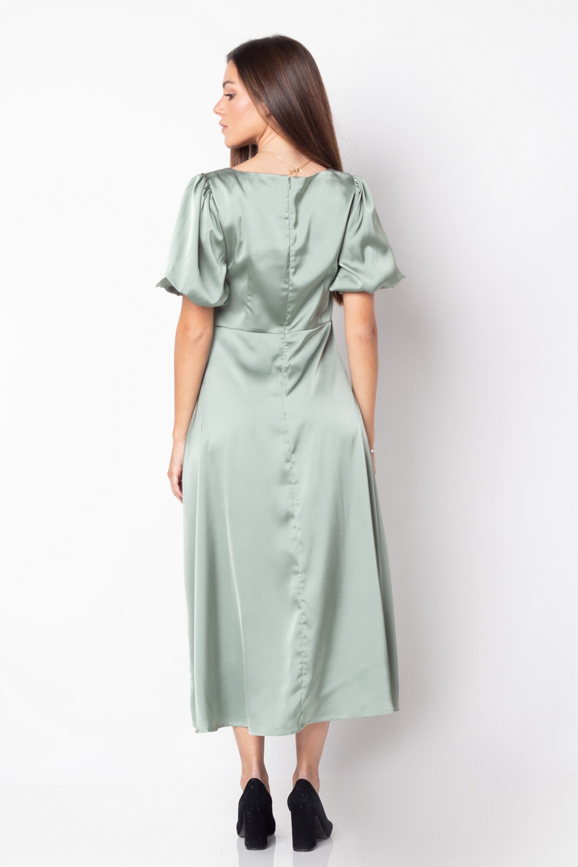 ميكا فستان ميدي حرير ياقة مربعة بكم قصير