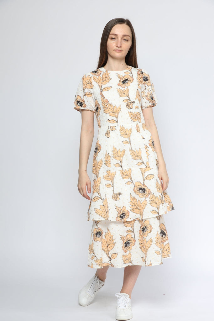 ميكا فستان ميدي بأكمام قصيرة طبقات مشجر بياقة دائرية أوف وايت