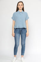 ميكا بلوزة رسمي ناعم كشكشة من أسفل بأزرار أمامية وياقة نسائي