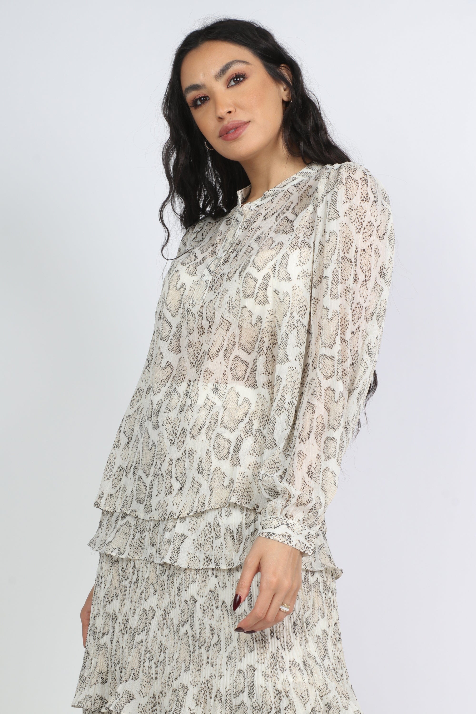 ميكا بلوزة على نمط جلد ثعبان بكم طويل نسائي