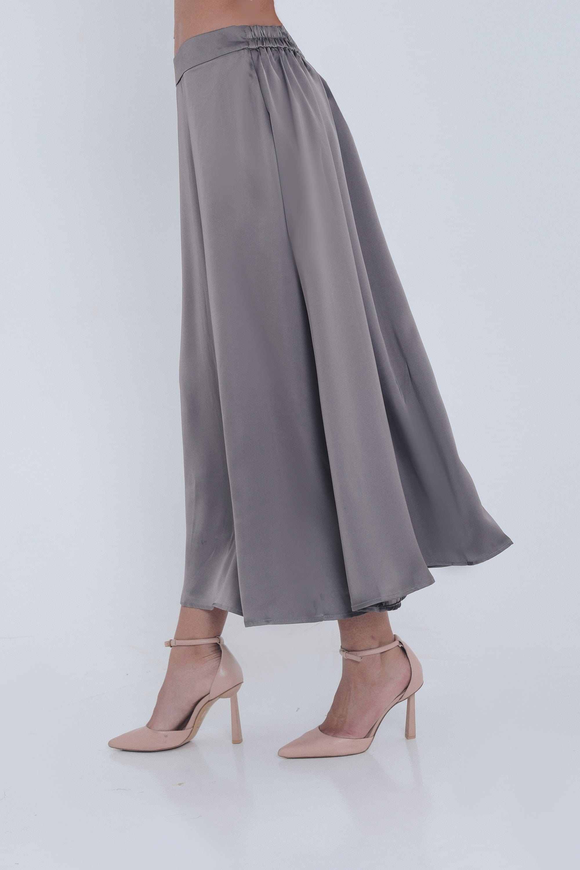 ميكا تنورة ميدي ناعمة واسعة بمطاط في الخلف