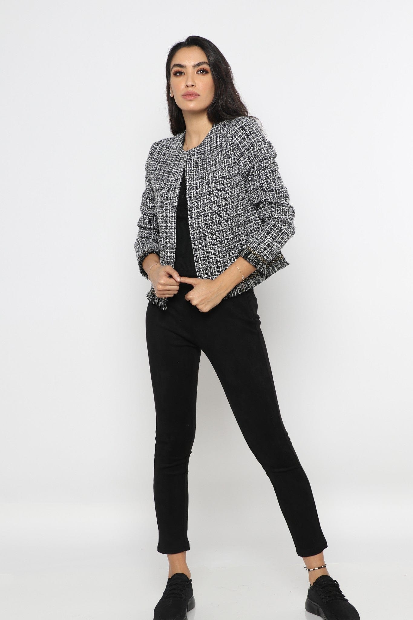 ميكا جاكيت كلاسيك قصير بخيوط من أسفل كم طويل نسائي