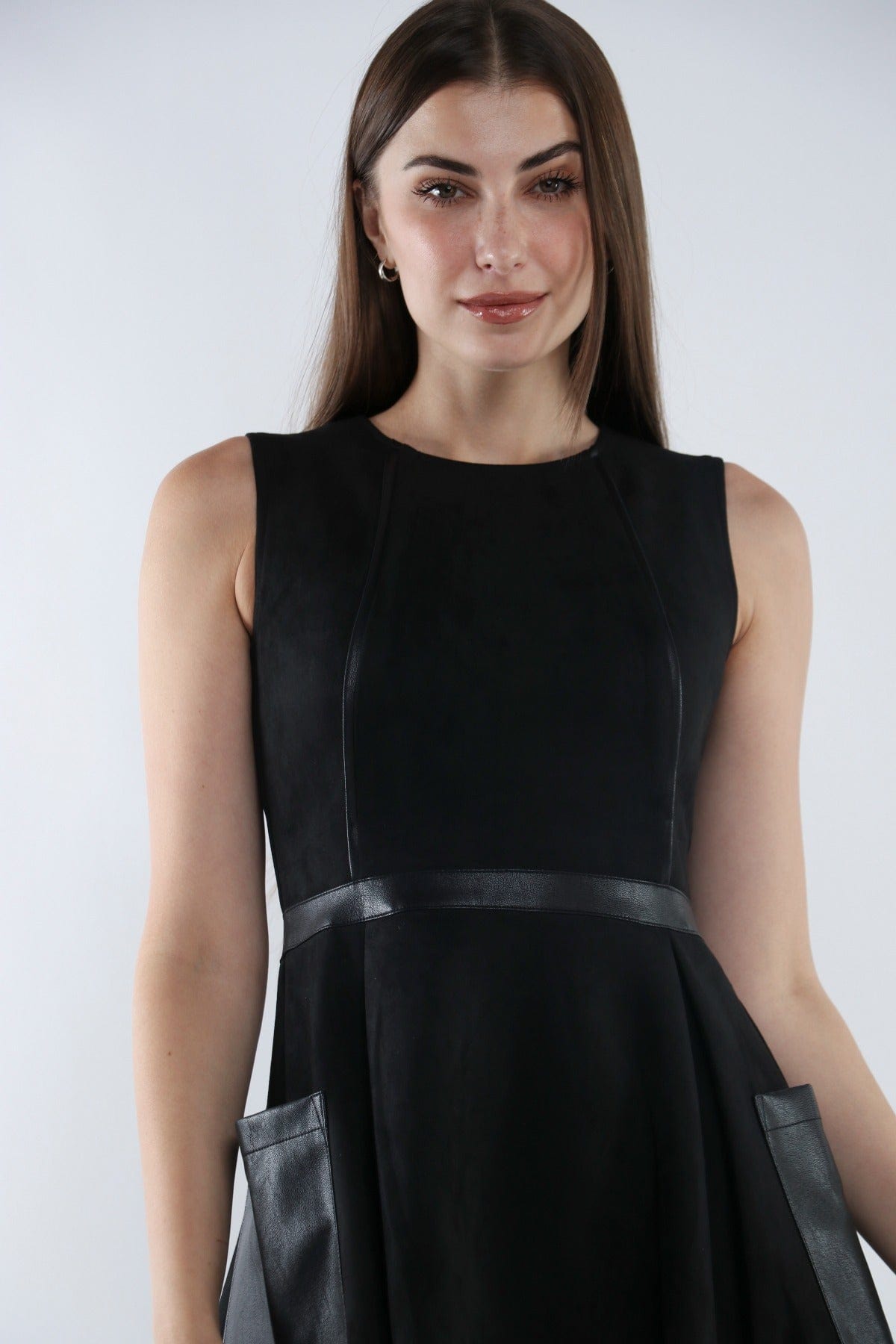 ميكا فستان ميدي بدون أكمام مخصر مزين بجيوب