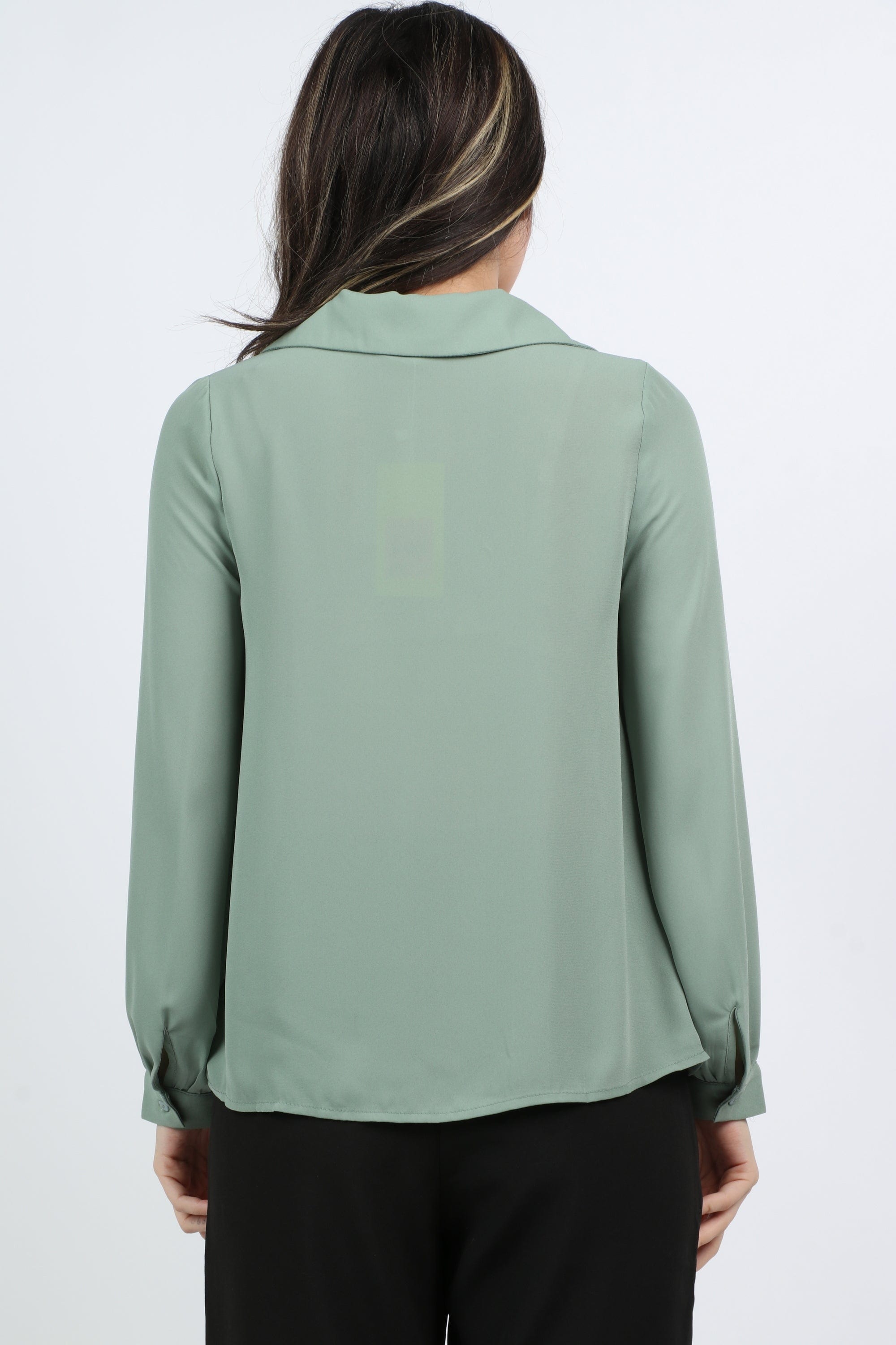 ميكا قميص بكسرات على الصدر وكم طويل واسع نسائي