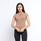 ميكا بلوزة بأكمام قصيرة مضلعة مفتوح من الصدر