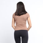 ميكا بلوزة بأكمام قصيرة مضلعة مفتوح من الصدر