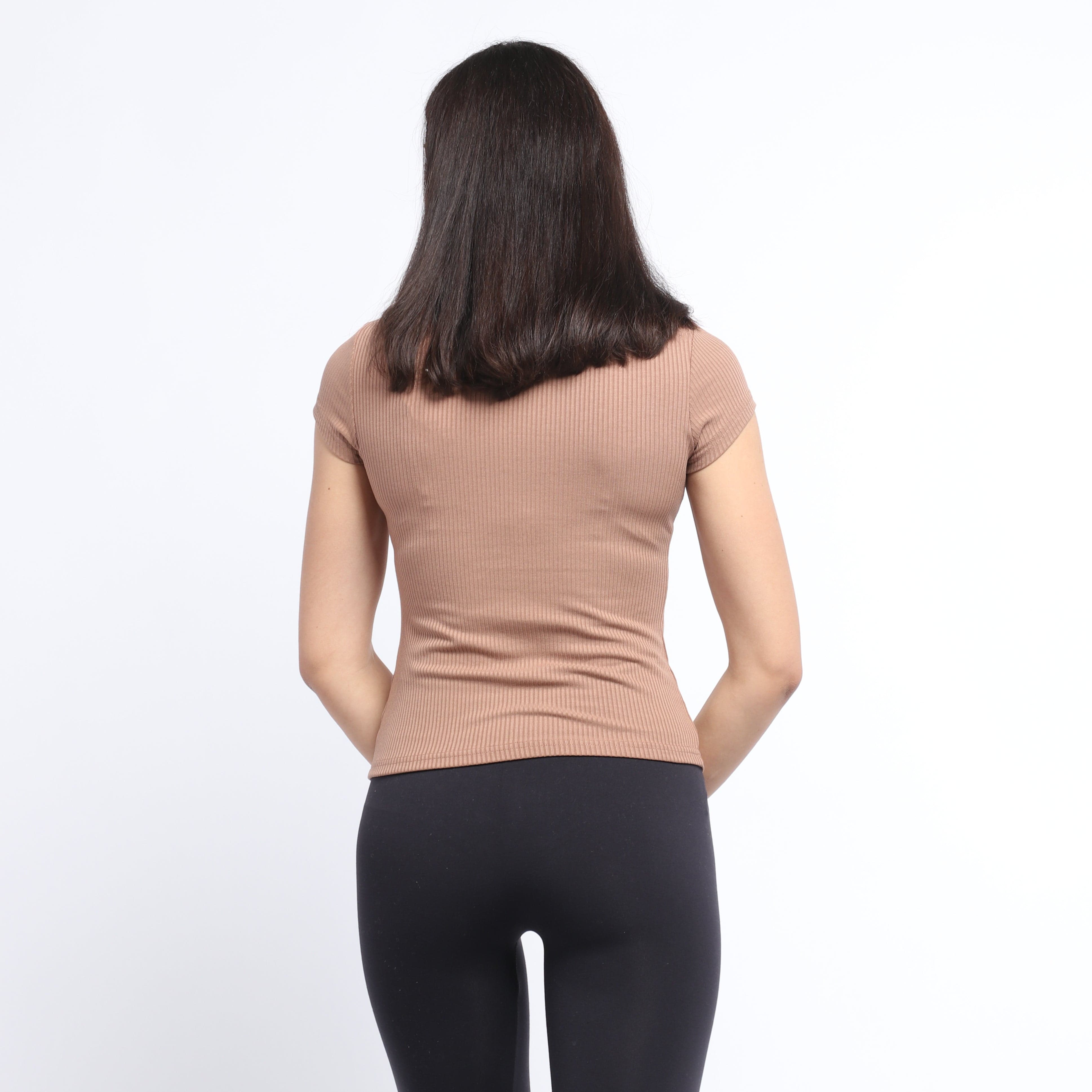 ميكا بلوزة بأكمام قصيرة مضلعة مفتوح من الصدر