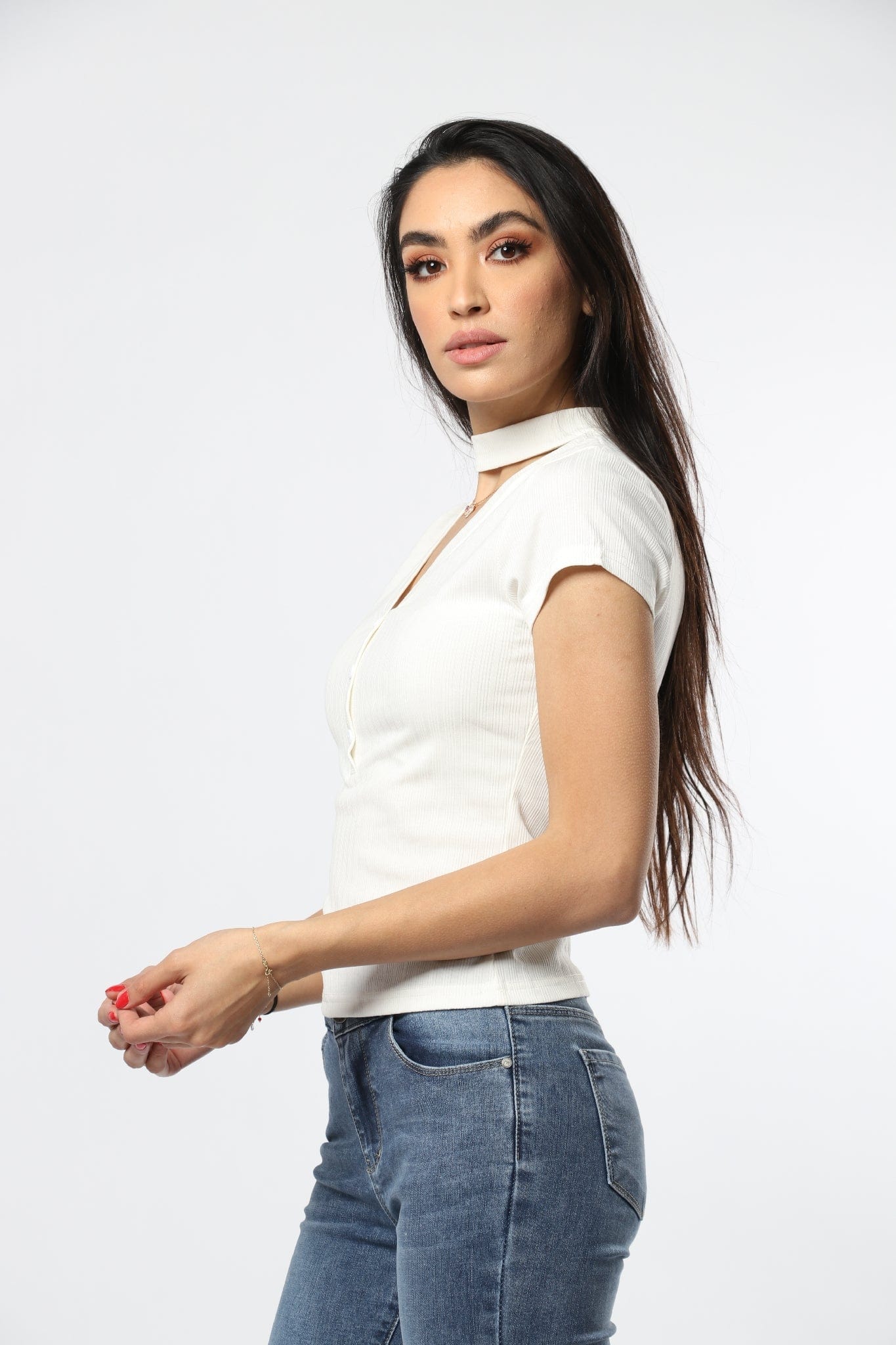 ميكا بلوزة بأزرار وفتحة صدر وكم قصير نسائي