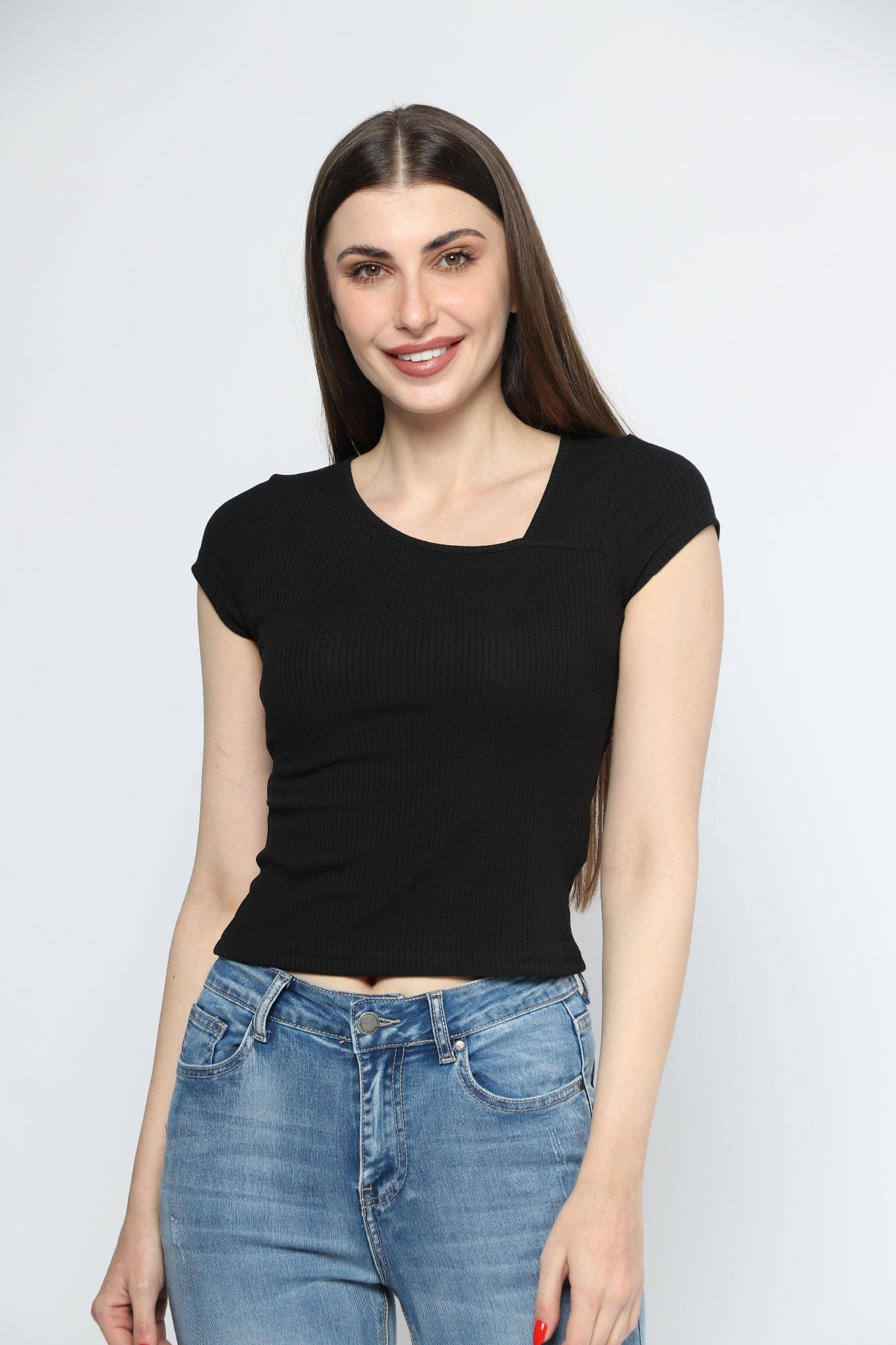 ميكا بلوزة ضيقة بأكمام قصيرة وفتحة جانبية نسائية