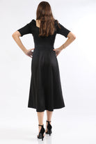 ميكا فستان ميدي سادة كلاسيك بكم قصير