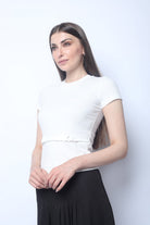 ميكا بلوزة بأكمام قصيرة مزين بحزام خصر