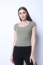 ميكا بلوزة بأكمام قصيرة ضيق بياقة دائرية