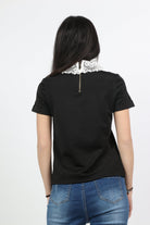 ميكا بلوزة سادة بياقة دانتيل كم قصير نسائي