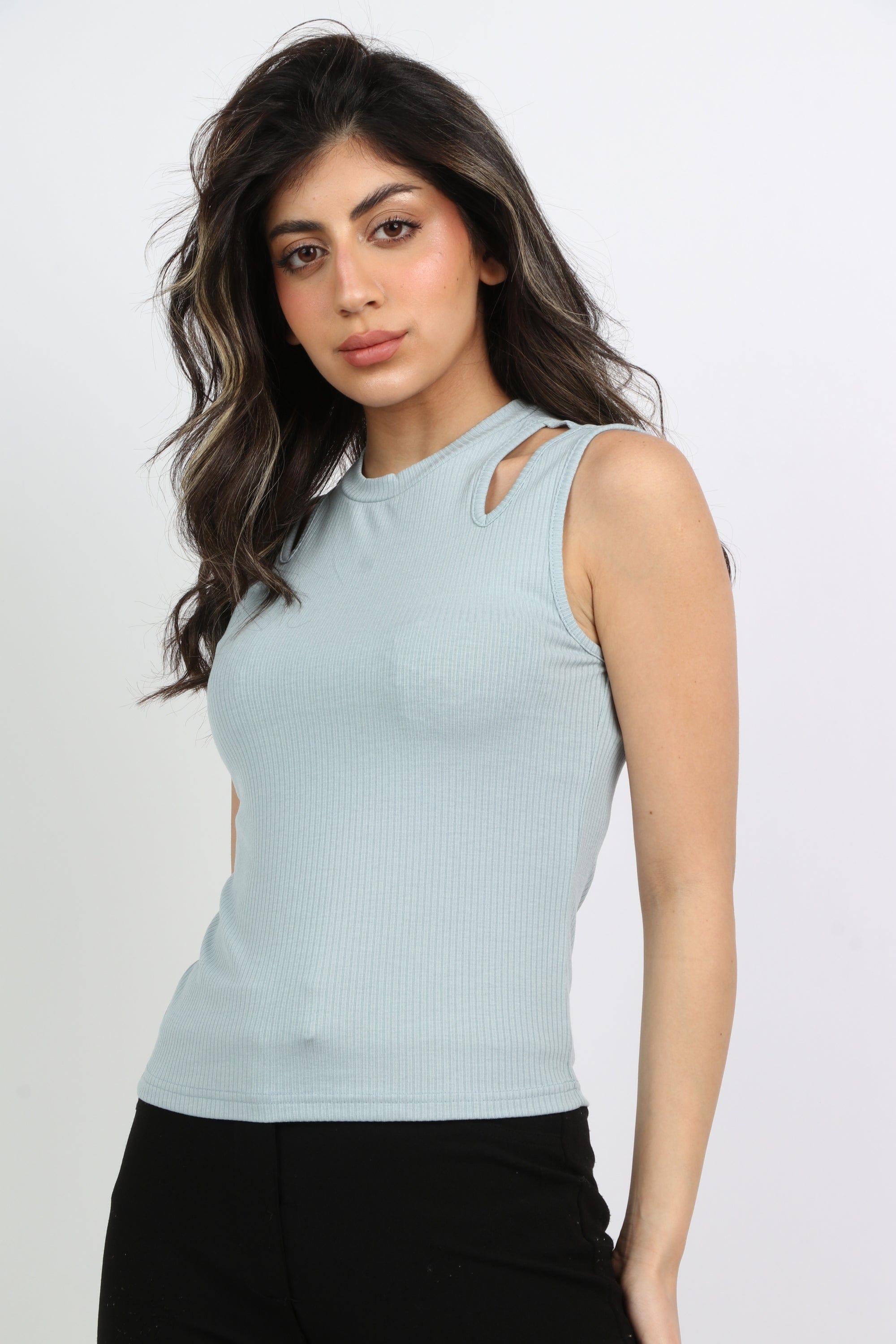 ميكا بلوزة كت برقبة دائرية وفتحى على الكتف نسائي