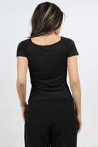 ميكا بلوزة سادة قصيرة الأكمام رقبة دائرية نسائي