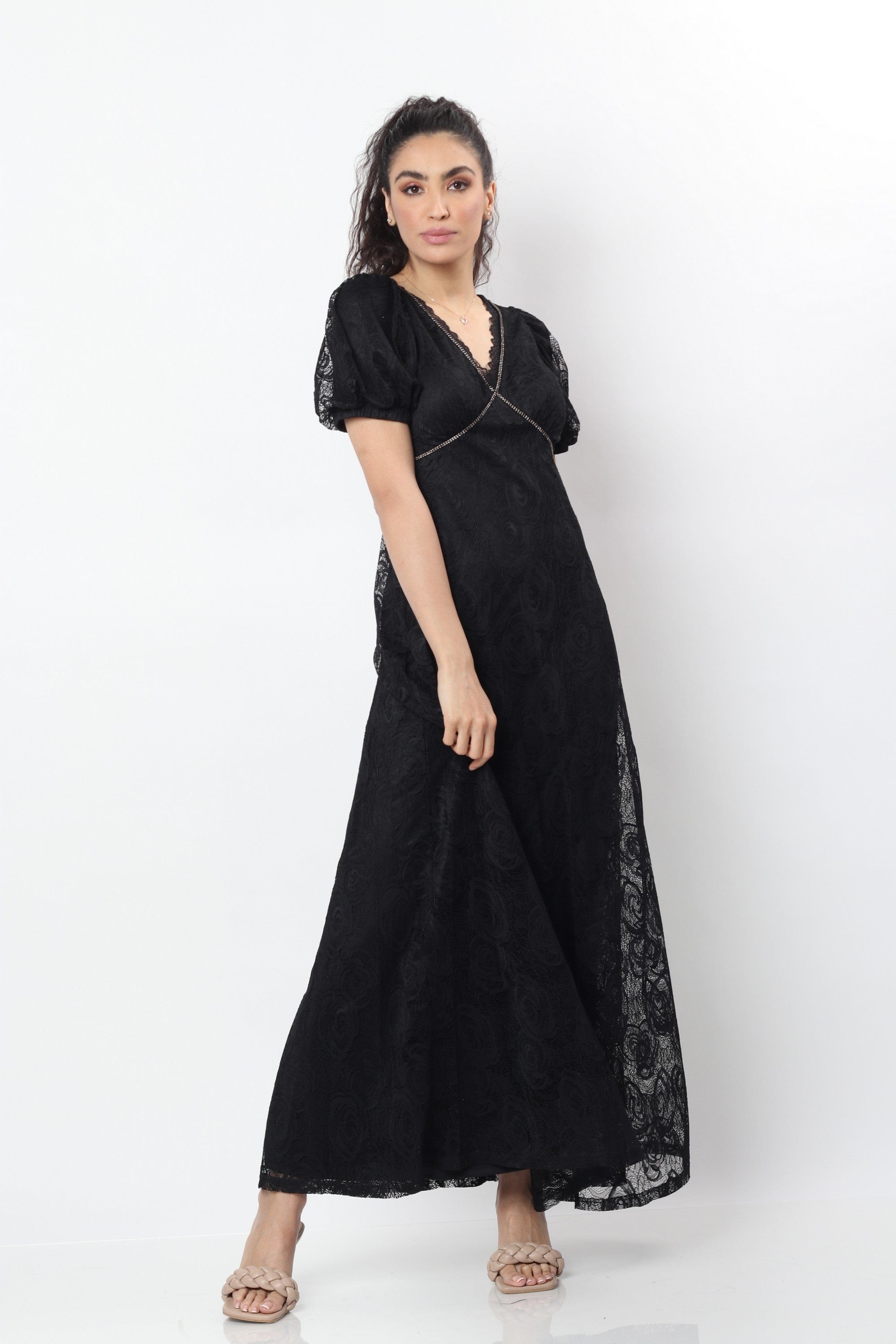 نتشي فستان طويل سهرة شفاف مبطن كم قصير منفوخ