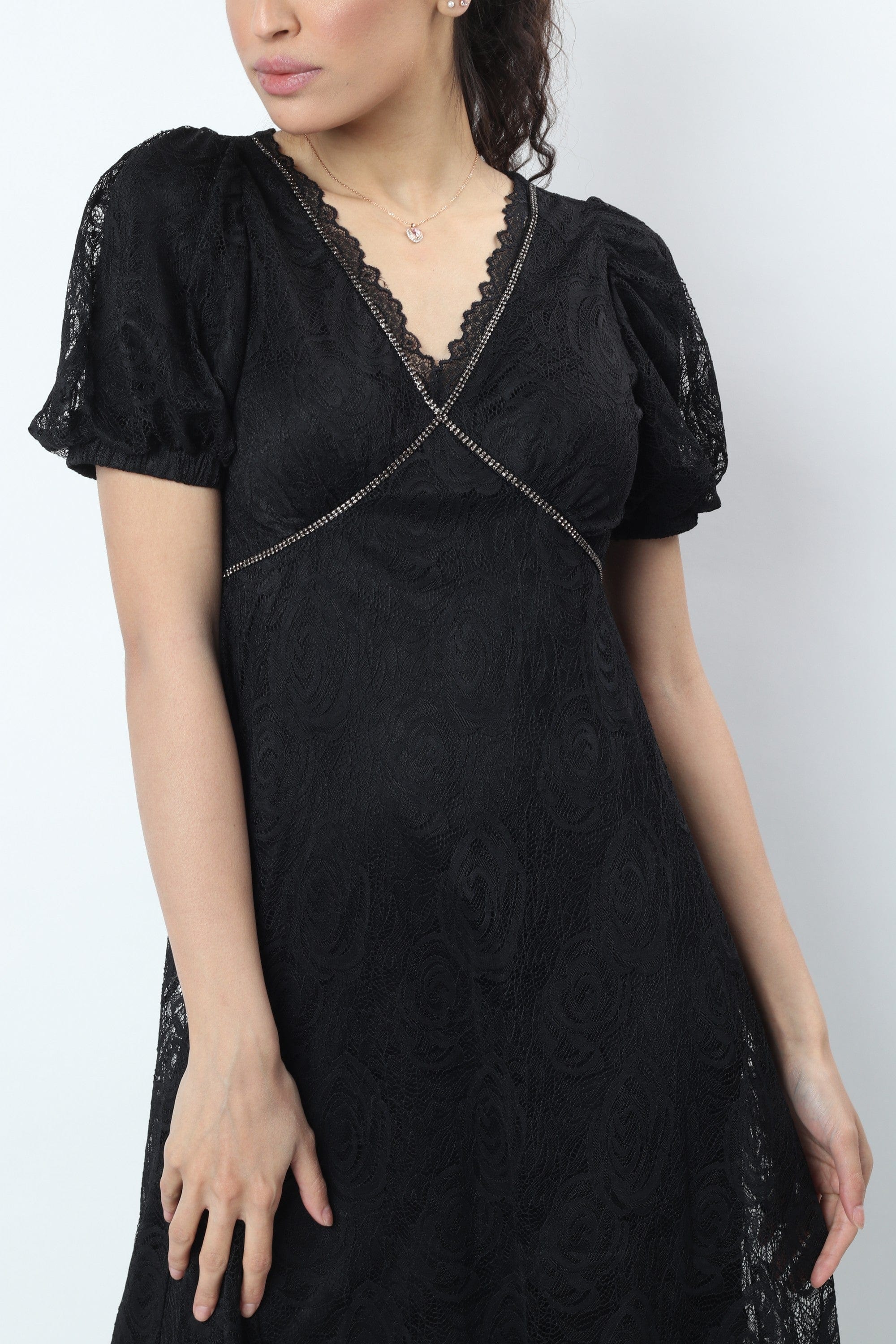 نتشي فستان طويل سهرة شفاف مبطن كم قصير منفوخ