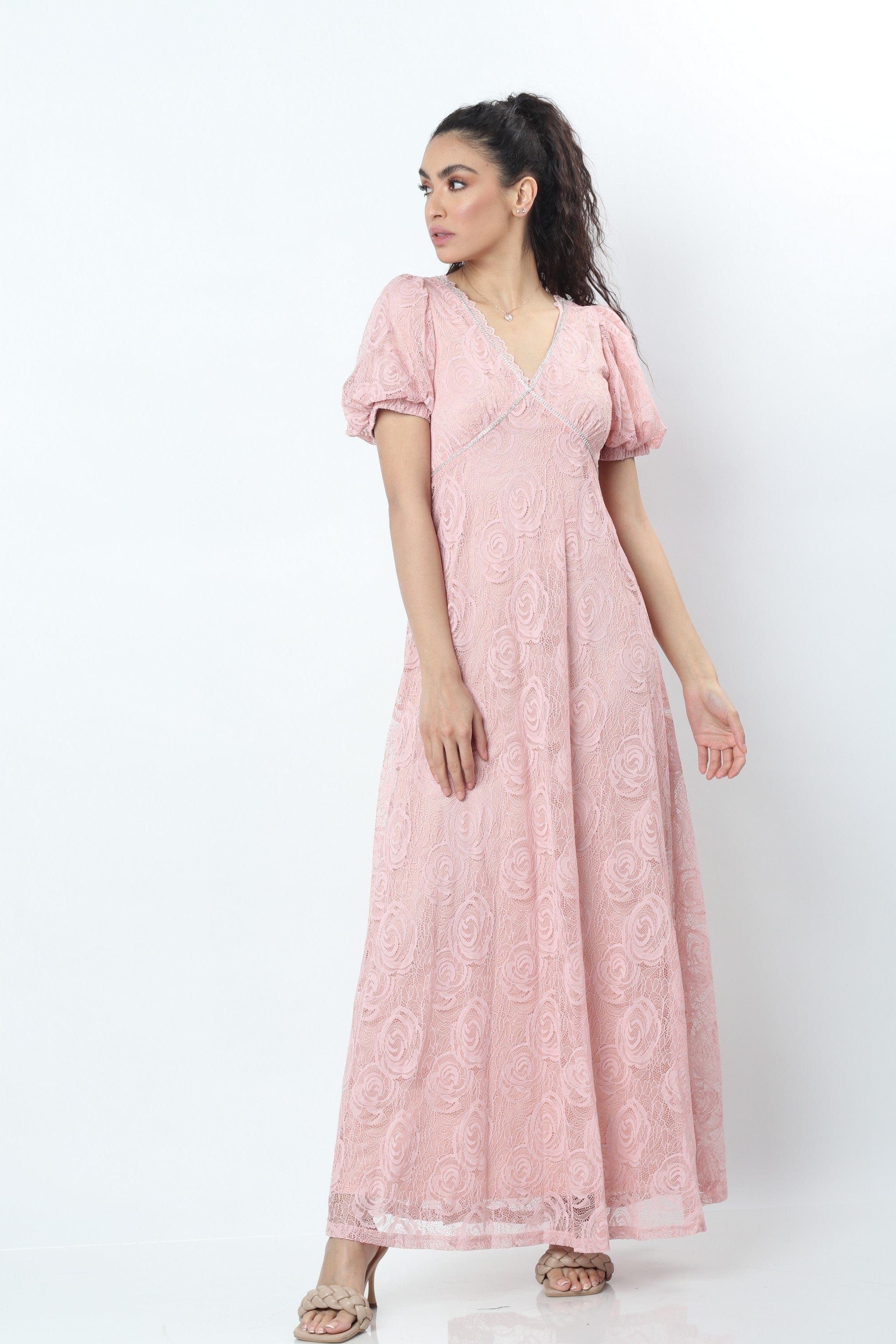 نتشي فستان طويل سهرة شفاف مبطن كم قصير منفوخ