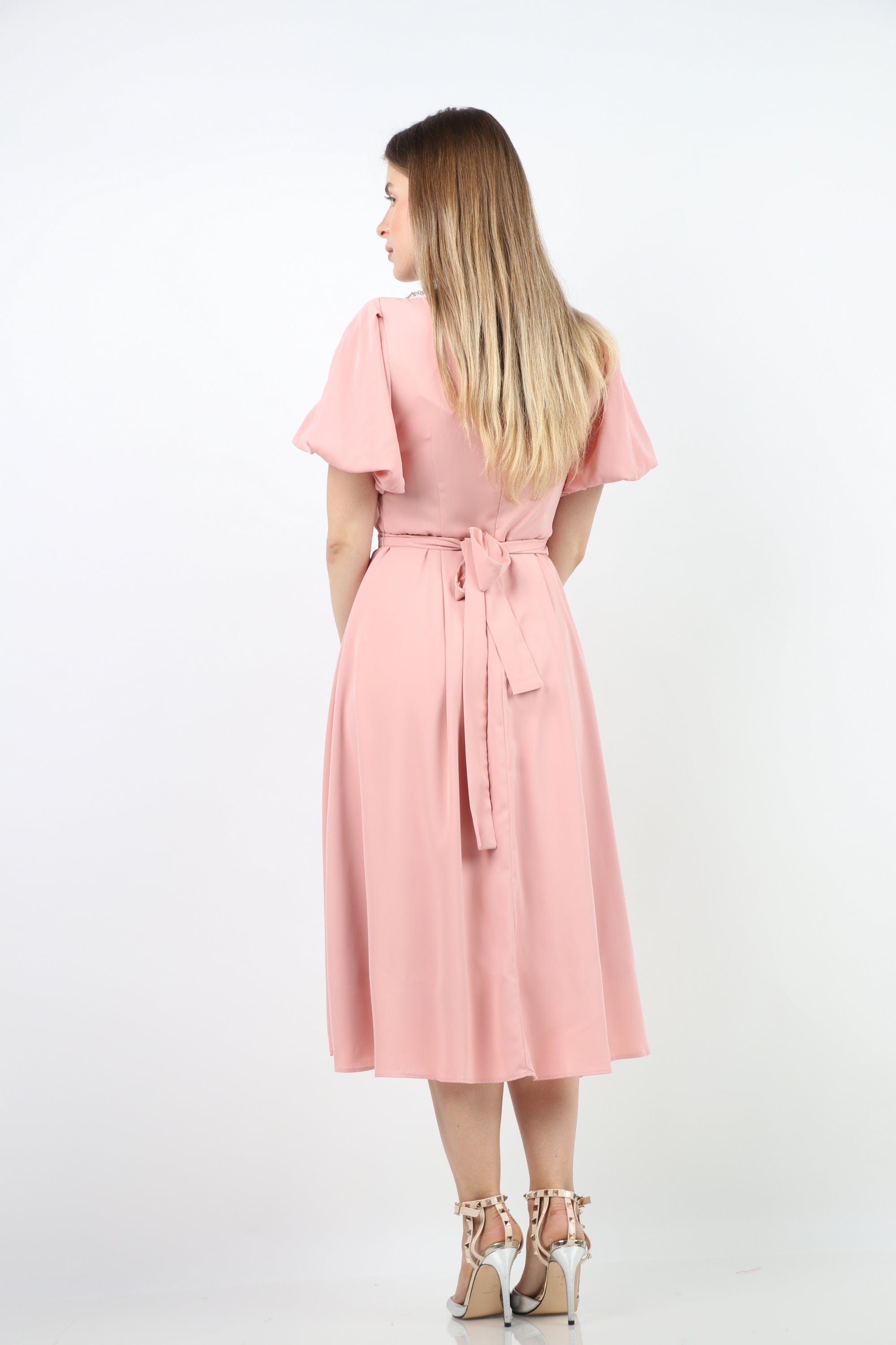 نتشي فستان ميدي كم قصير بف مزين بسوار رقبة