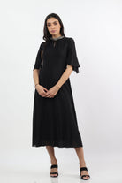 نتشي فستان سواريه نسائي بأكمام وسيعة مزين بخرز علي الرقبة