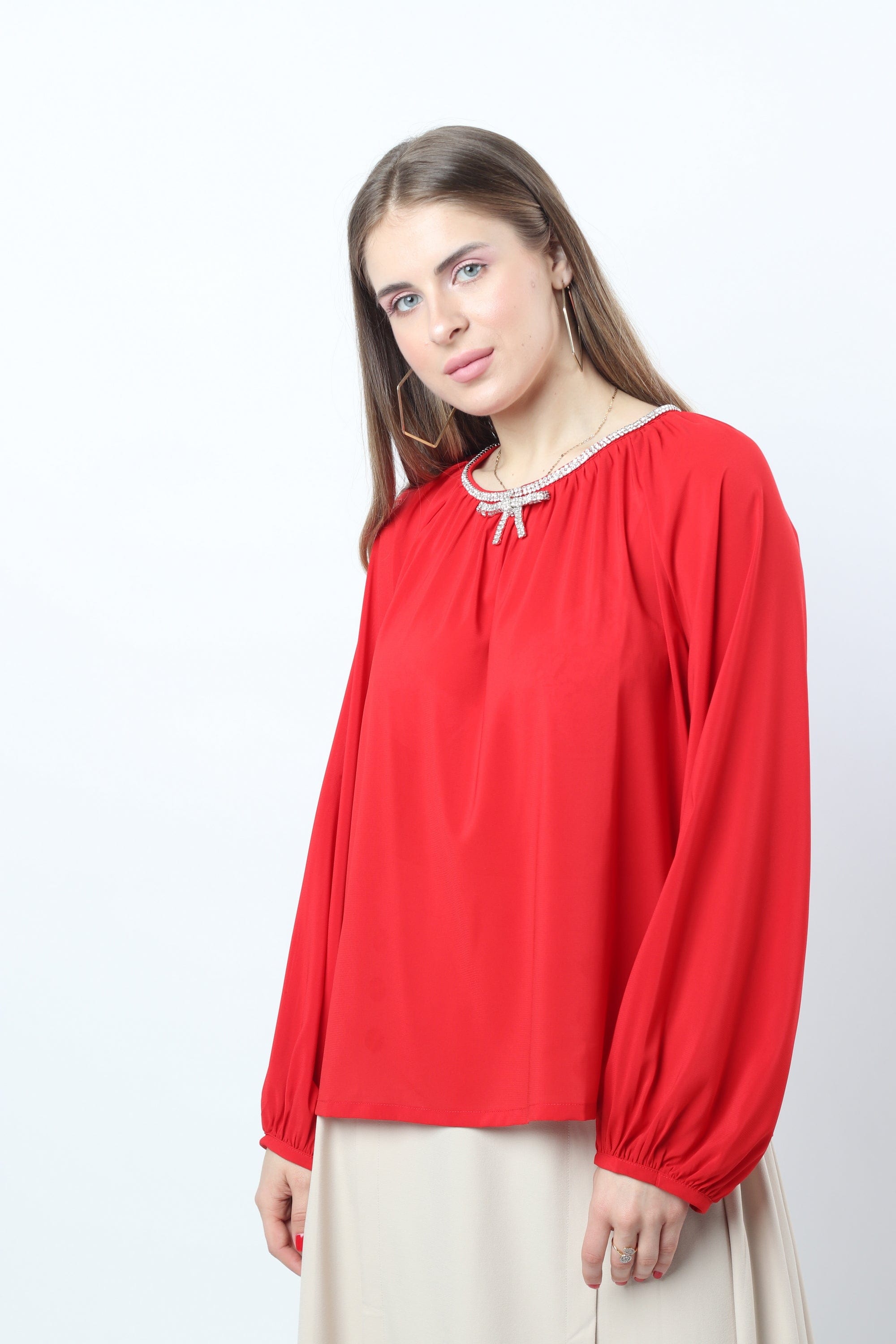 نتشي بلوزة برقبة دائرية كم طويل منفوخ نسائي