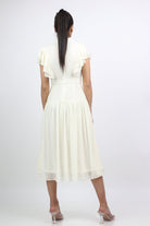 نتشي فستان ميدي بأكمام قصيرة فراشة بأزرار أمامية