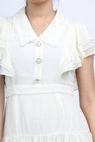 نتشي فستان ميدي بأكمام قصيرة فراشة بأزرار أمامية