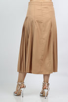 نتشي تنورة ميدي سادة مزين بكسرات من الجانبين