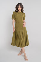 نتشي فستان ميدي سادة بكسرات من أسفل بأزرار جانبية نسائي