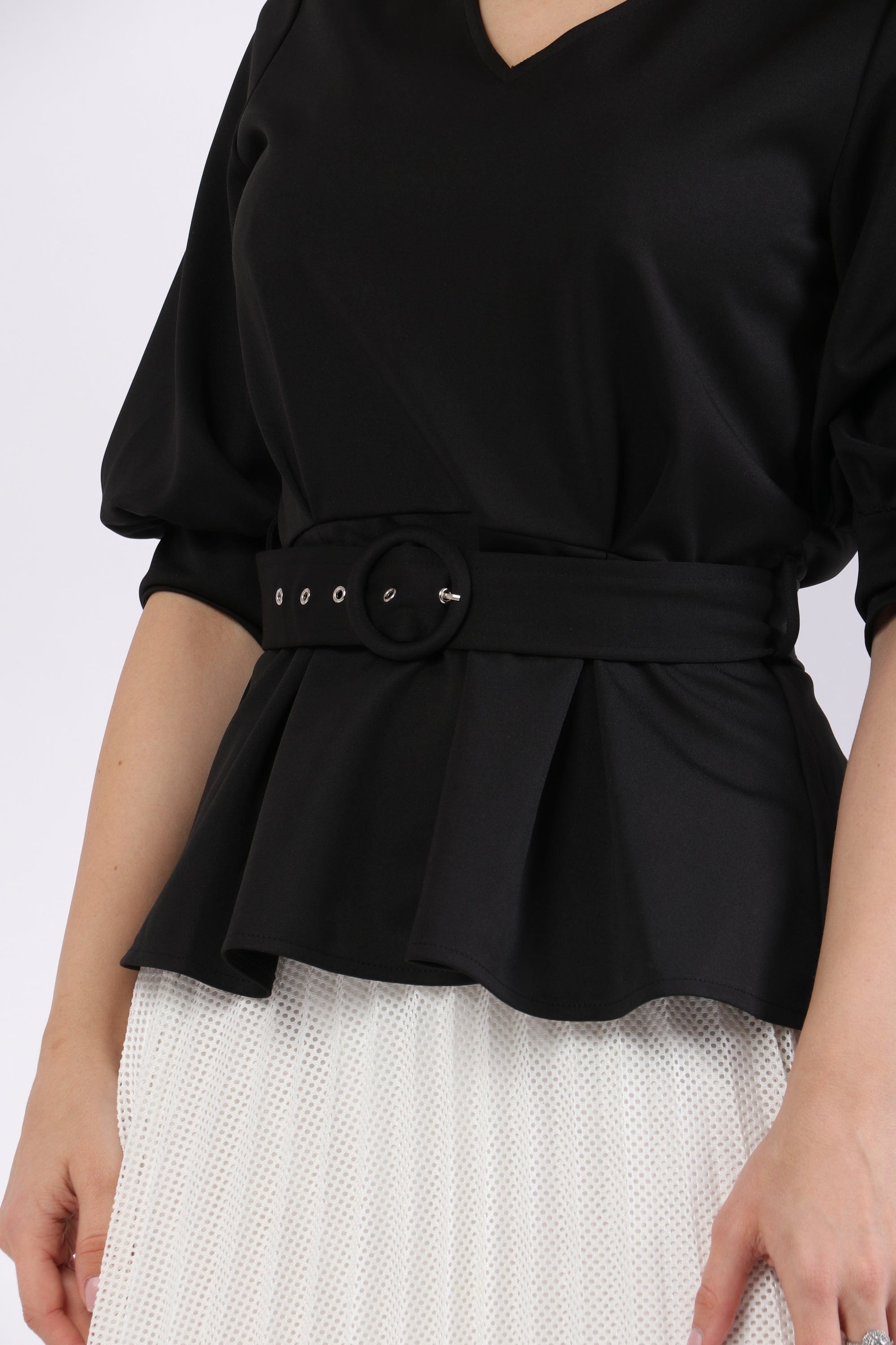 نتشي بلوزة حريرية ملحقة بحزام