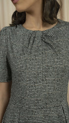 نتشي فستان شتوي ميدي نسائي عش نملي رمادي