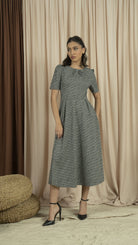 نتشي فستان شتوي ميدي نسائي عش نملي رمادي