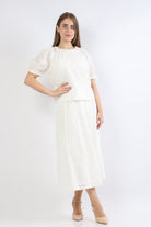 نتشي بلوزة دانتيل مبطن نص كم منفوخ نسائي