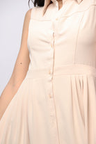 نتشي فستان ميدي بدون أكمام سادة بأزرار أمامية