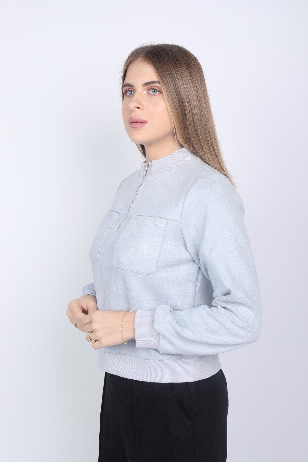 نتشي بلوزة بجيوب وسحاب كم طويل نسائي