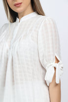 نتشي بلوزة شيفون بأزرار أمامية نص كم مفتوح برباط