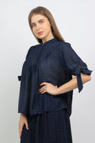 نتشي بلوزة شيفون بأزرار أمامية نص كم مفتوح برباط