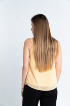 نتشي تانك توب سادة بحمالات رفيعة نسائي