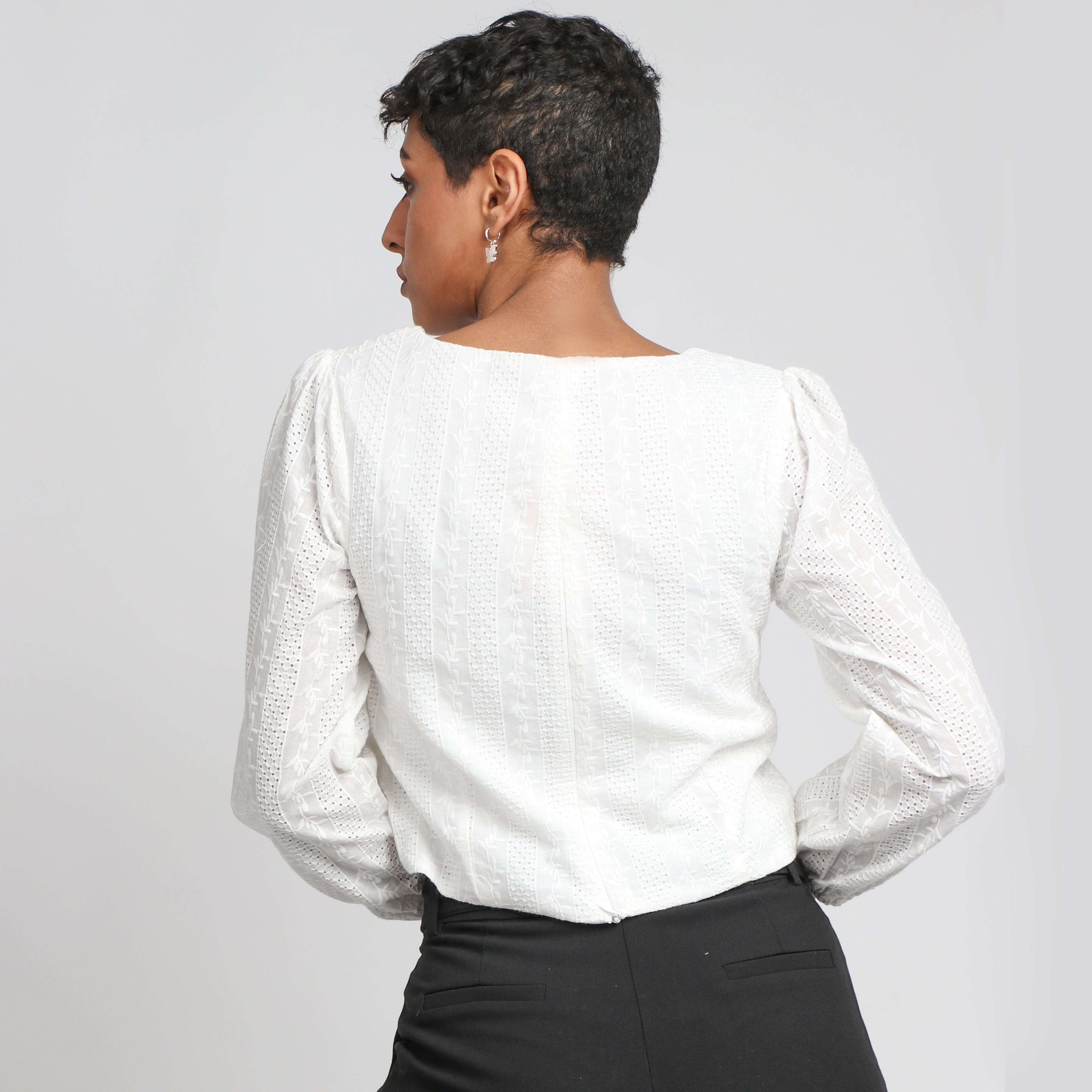 نتشي بلوزة رسمية بياقة مربعة كم طويل نسائي