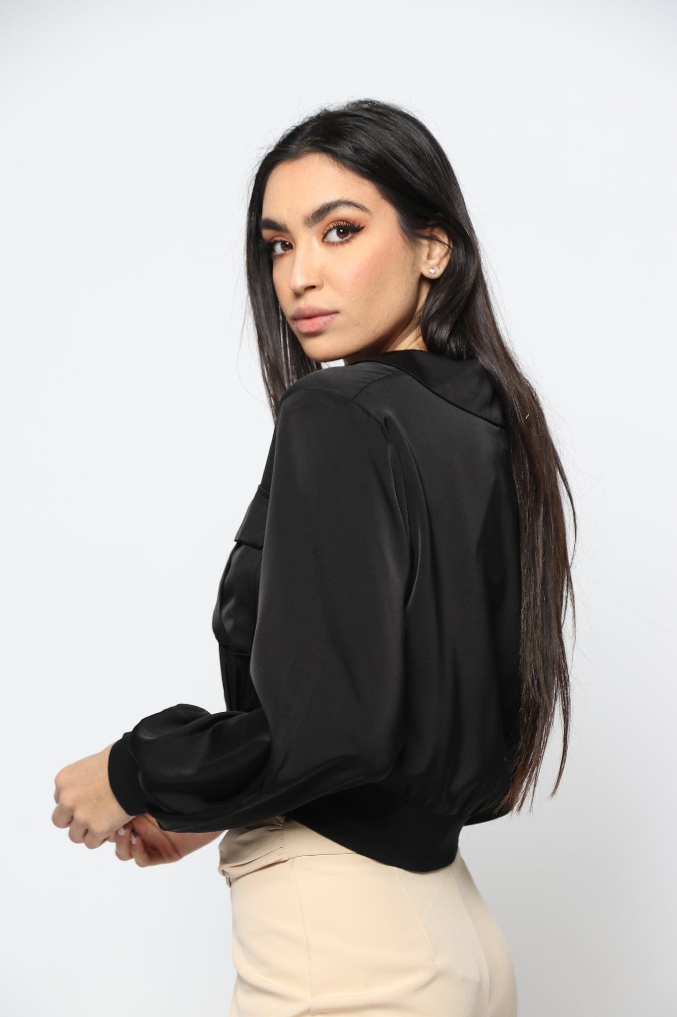 نتشي بلوزة نص بطن مخصر بسحاب كم طويل نسائي