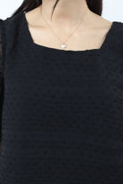 نتشي بلوزة شيفون سادة مبطنة نص كم نسائي