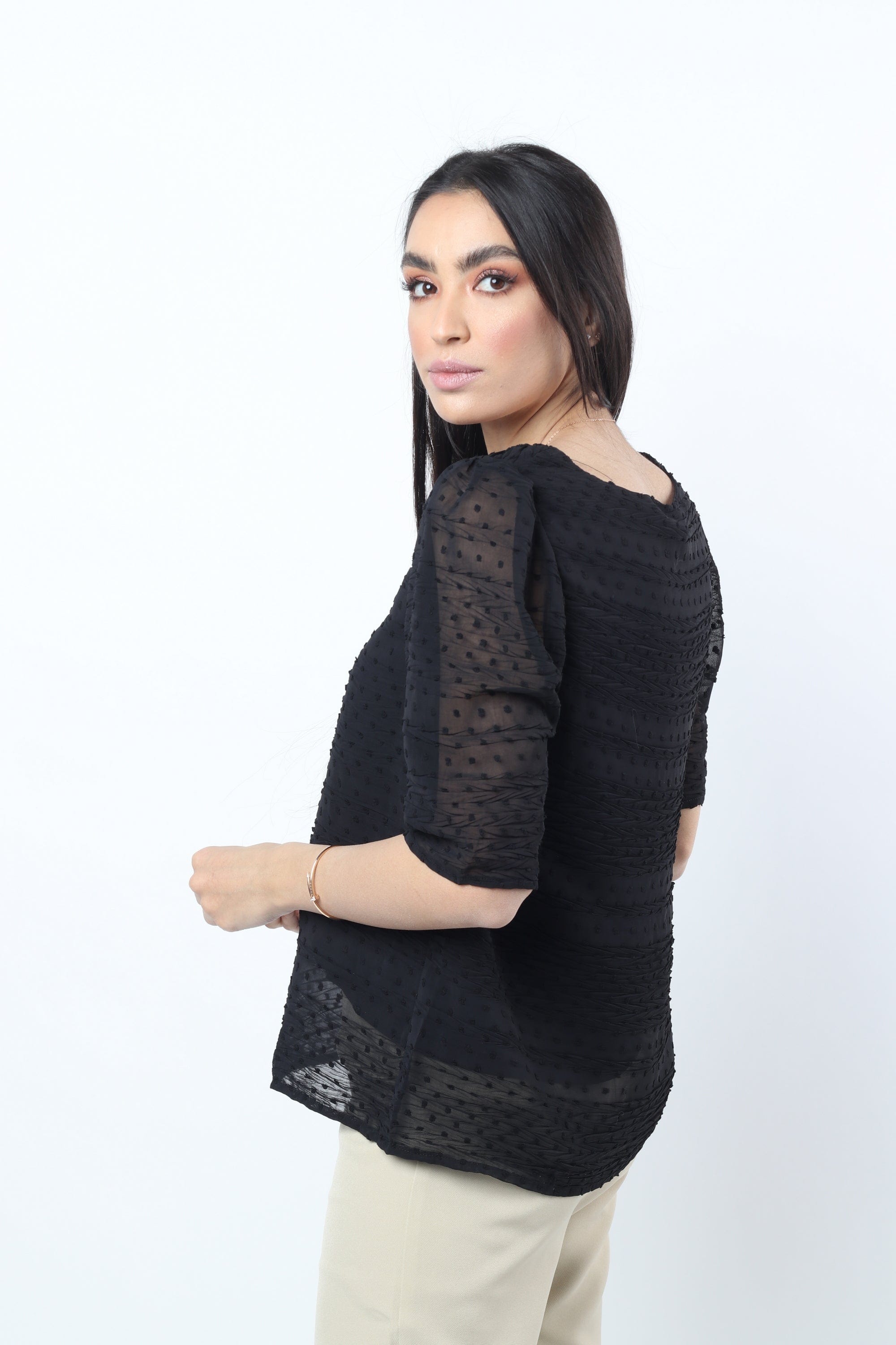 نتشي بلوزة شيفون سادة مبطنة نص كم نسائي