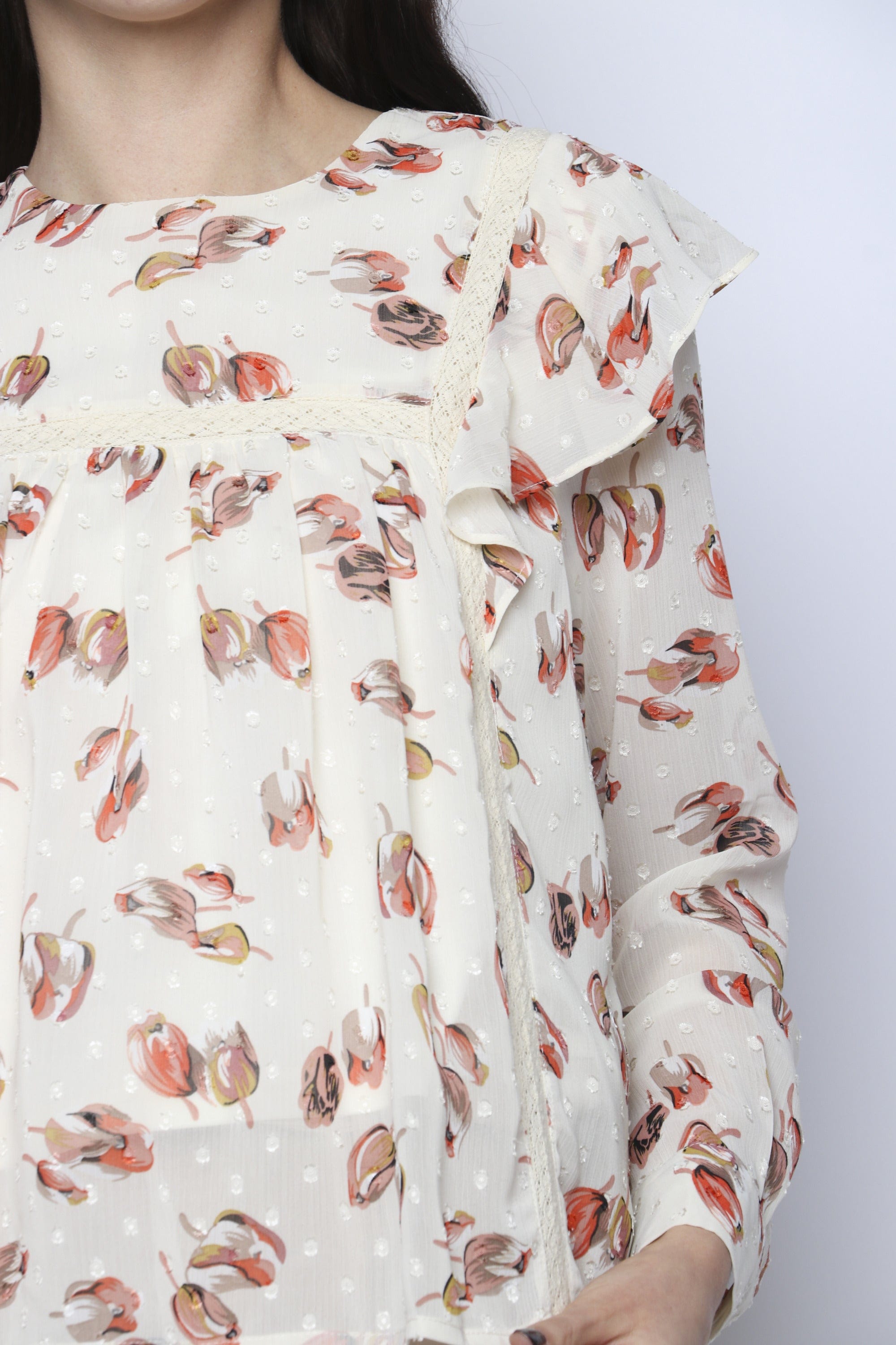 نتشي بلوزة مشجرة مزينة بطبعات من الورود نسائي