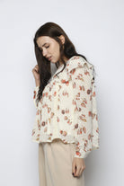 نتشي بلوزة مشجرة مزينة بطبعات من الورود نسائي