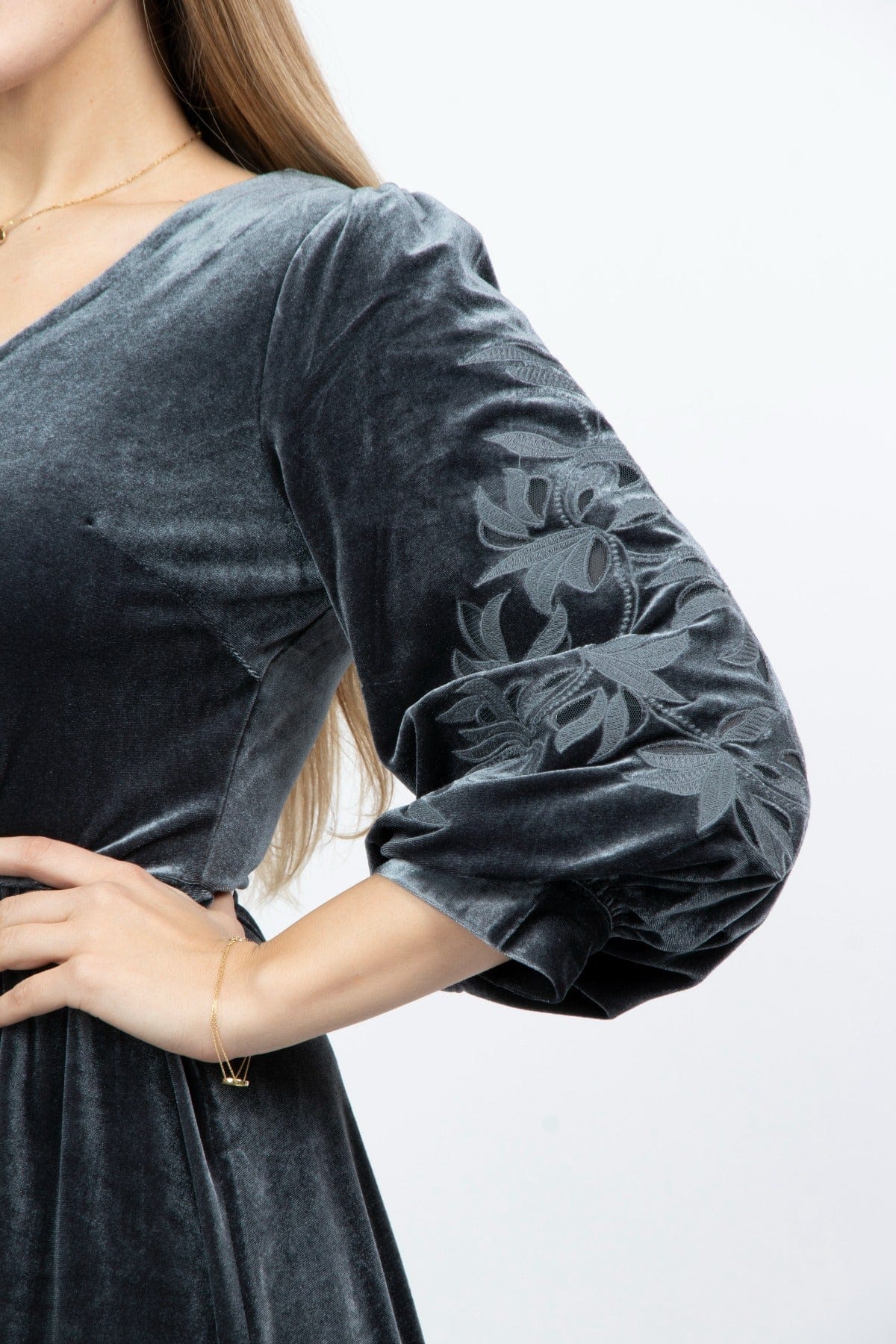 نتشي فستان ميدي مخمل نسائي بأكملم طويلة