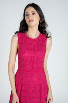 نتشي فستان ميدي سهرة دانتيل واسع من الأسفل بدون كم