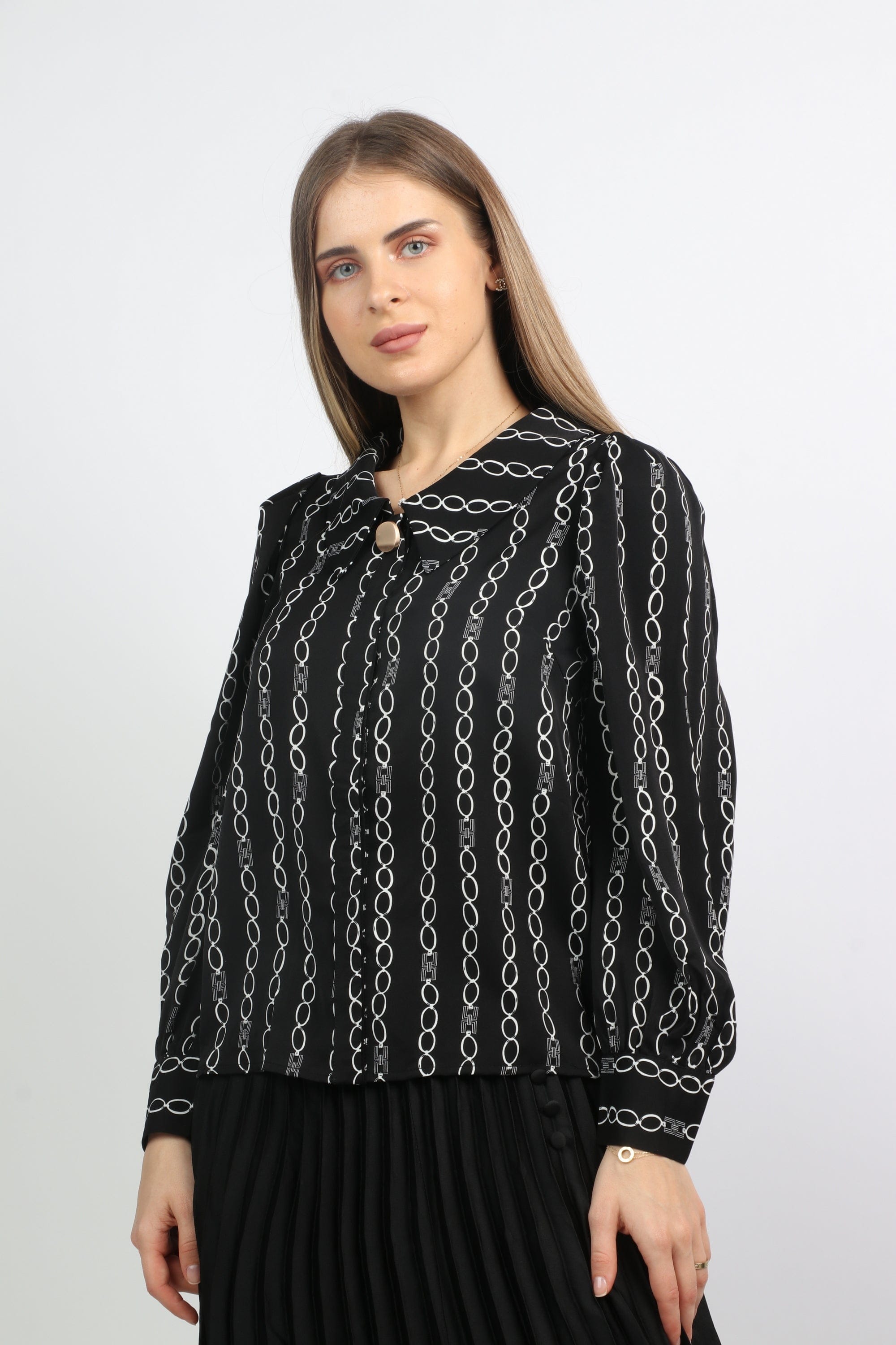 نتشي بلوزة منقوشة كم طويل