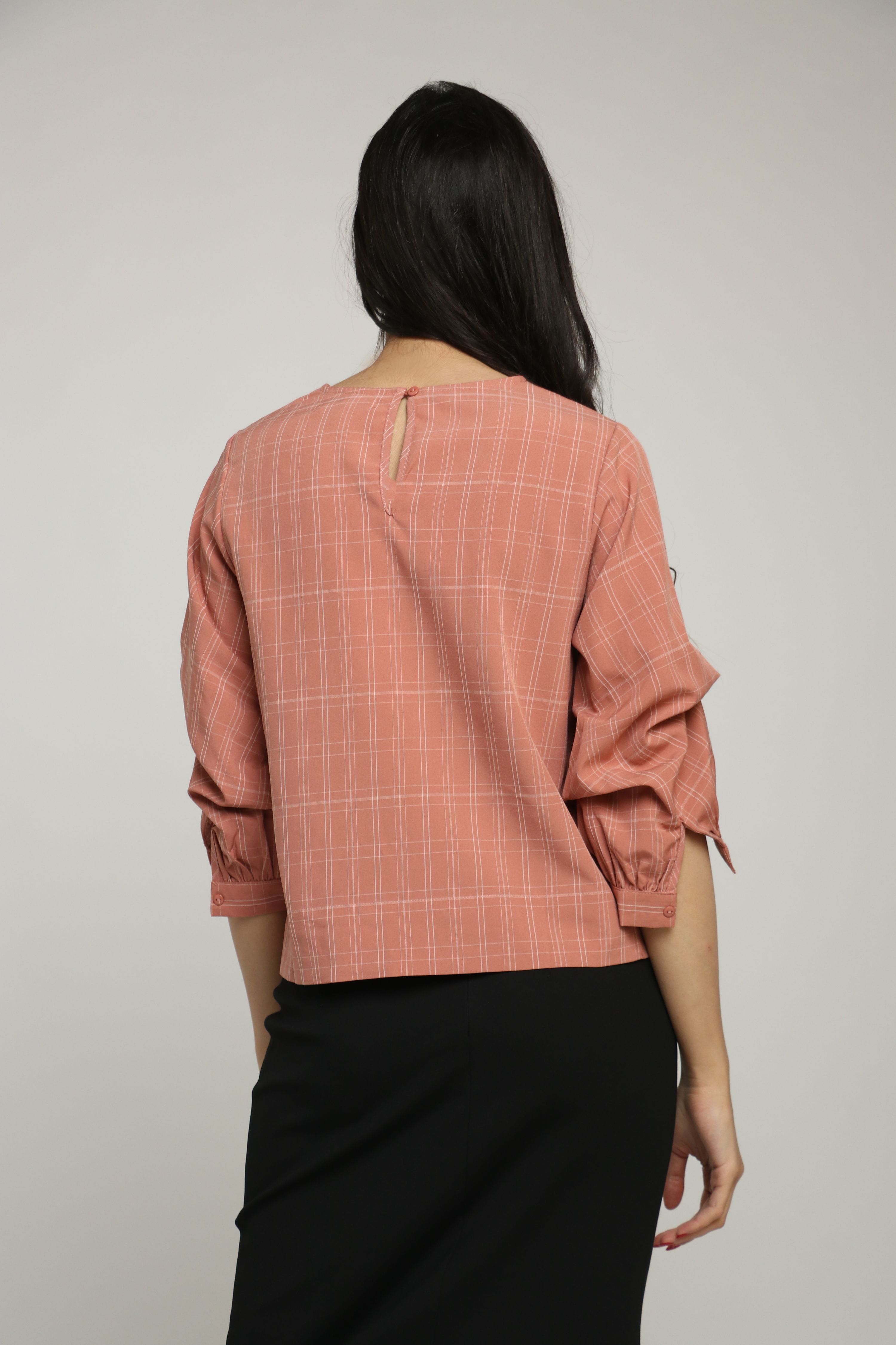 نتشي بلوزة مربعات كم طويل طبقات نسائي