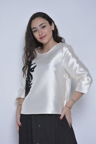 نتشي بلوزة حرير نسائية بياقة دائرية